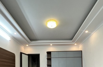 Bán nhà Vũ Ngọc Phan 62m2 4 tầng, mt 5m, 2 thoáng vĩnh viễn, gần oto, 8,7 tỷ